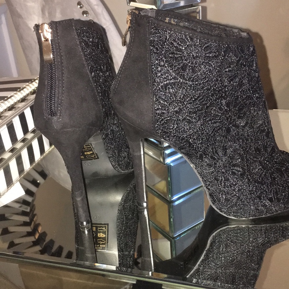 Ladies black lace peep toe booties